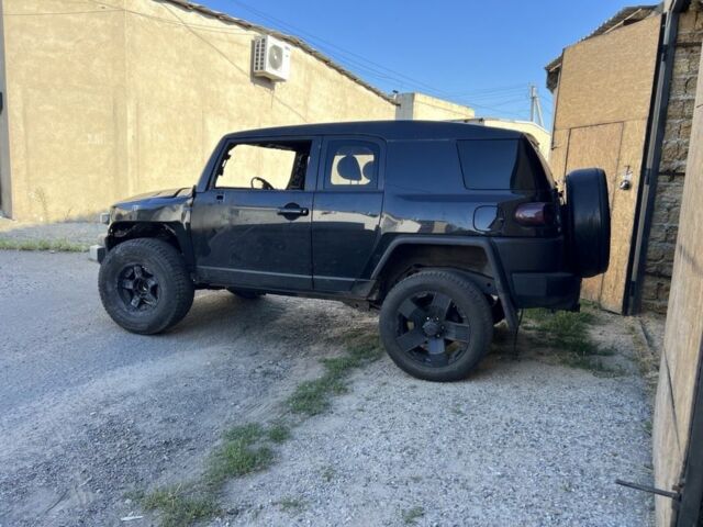 Черный Тойота ФЖ Крузер, объемом двигателя 4 л и пробегом 90 тыс. км за 5500 $, фото 2 на Automoto.ua