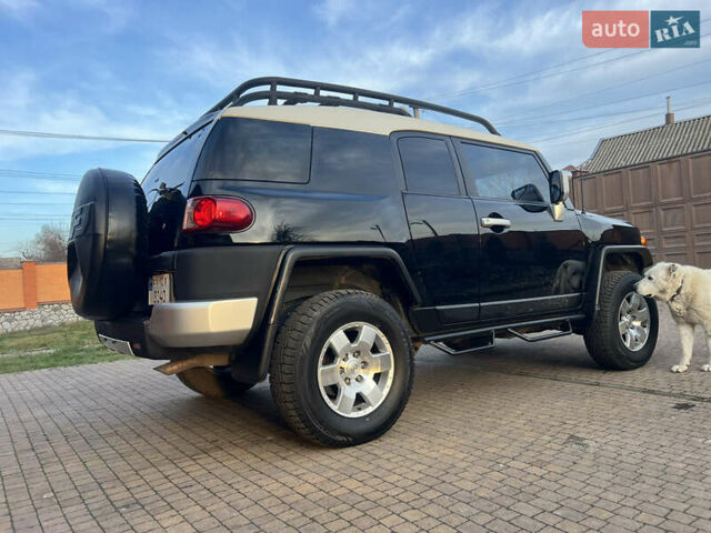 Чорний Тойота ФЖ Крузер, об'ємом двигуна 4 л та пробігом 321 тис. км за 21500 $, фото 5 на Automoto.ua