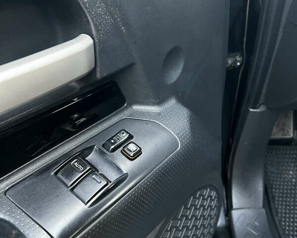 Чорний Тойота ФЖ Крузер, об'ємом двигуна 4 л та пробігом 321 тис. км за 21500 $, фото 27 на Automoto.ua