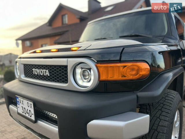 Чорний Тойота ФЖ Крузер, об'ємом двигуна 4 л та пробігом 321 тис. км за 21500 $, фото 11 на Automoto.ua