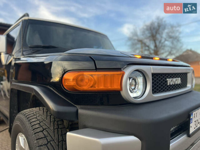 Чорний Тойота ФЖ Крузер, об'ємом двигуна 4 л та пробігом 321 тис. км за 21500 $, фото 12 на Automoto.ua