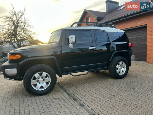 Чорний Тойота ФЖ Крузер, об'ємом двигуна 4 л та пробігом 321 тис. км за 21500 $, фото 9 на Automoto.ua