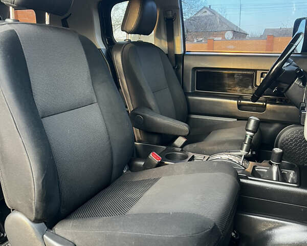 Чорний Тойота ФЖ Крузер, об'ємом двигуна 4 л та пробігом 321 тис. км за 21500 $, фото 21 на Automoto.ua