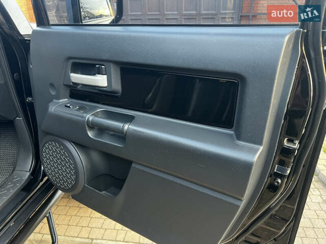 Чорний Тойота ФЖ Крузер, об'ємом двигуна 4 л та пробігом 321 тис. км за 21500 $, фото 22 на Automoto.ua