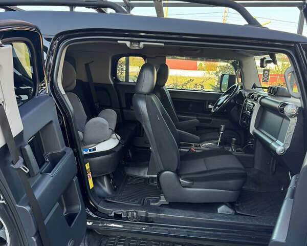 Чорний Тойота ФЖ Крузер, об'ємом двигуна 3.9 л та пробігом 186 тис. км за 32500 $, фото 10 на Automoto.ua