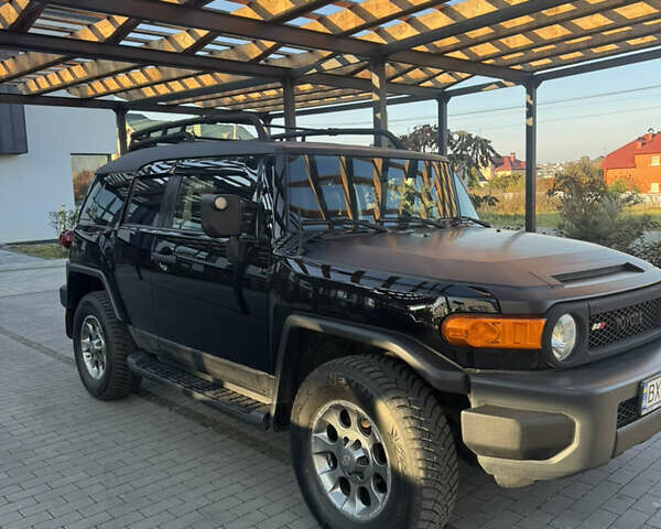 Чорний Тойота ФЖ Крузер, об'ємом двигуна 3.9 л та пробігом 186 тис. км за 32500 $, фото 2 на Automoto.ua