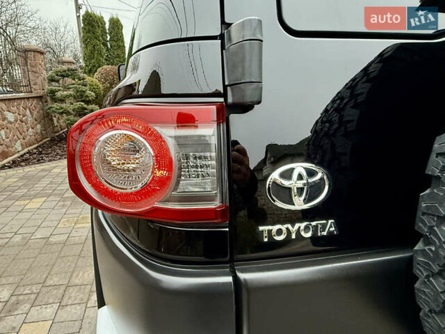 Черный Тойота ФЖ Крузер, объемом двигателя 4 л и пробегом 199 тыс. км за 30239 $, фото 49 на Automoto.ua