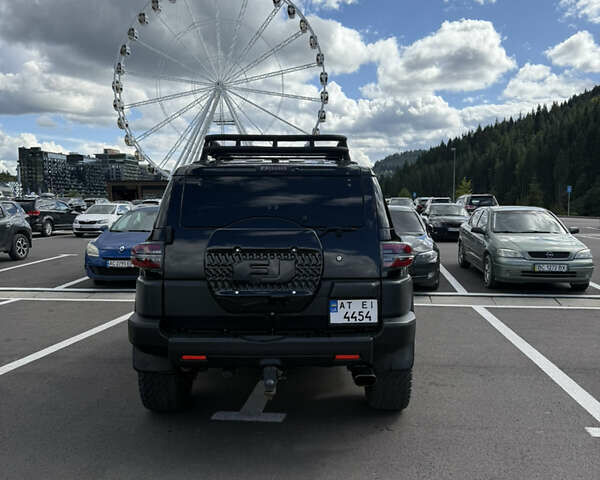 Черный Тойота ФЖ Крузер, объемом двигателя 4 л и пробегом 57 тыс. км за 41500 $, фото 3 на Automoto.ua