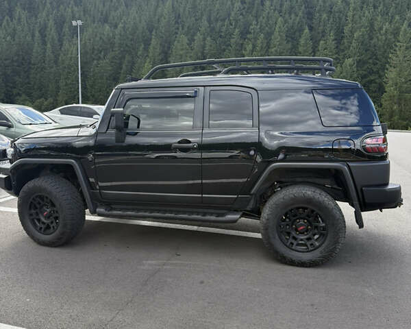 Черный Тойота ФЖ Крузер, объемом двигателя 4 л и пробегом 57 тыс. км за 41500 $, фото 2 на Automoto.ua