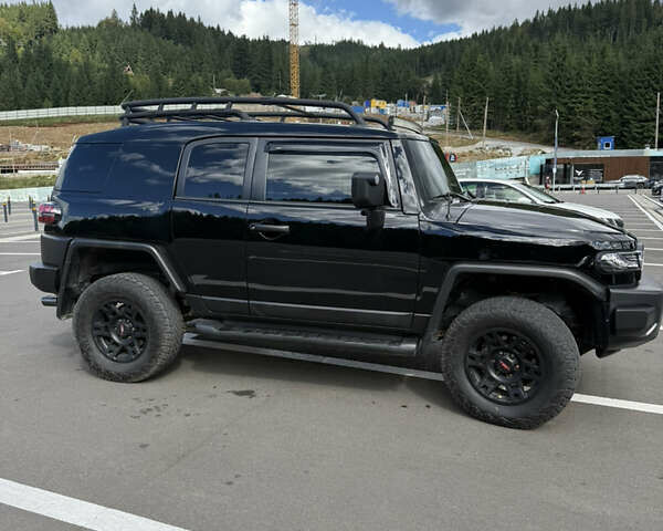 Черный Тойота ФЖ Крузер, объемом двигателя 4 л и пробегом 57 тыс. км за 41500 $, фото 14 на Automoto.ua