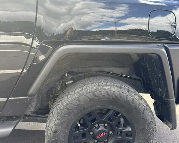 Черный Тойота ФЖ Крузер, объемом двигателя 4 л и пробегом 57 тыс. км за 41500 $, фото 6 на Automoto.ua