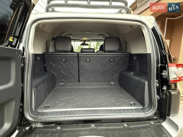 Черный Тойота ФЖ Крузер, объемом двигателя 4 л и пробегом 199 тыс. км за 30239 $, фото 40 на Automoto.ua