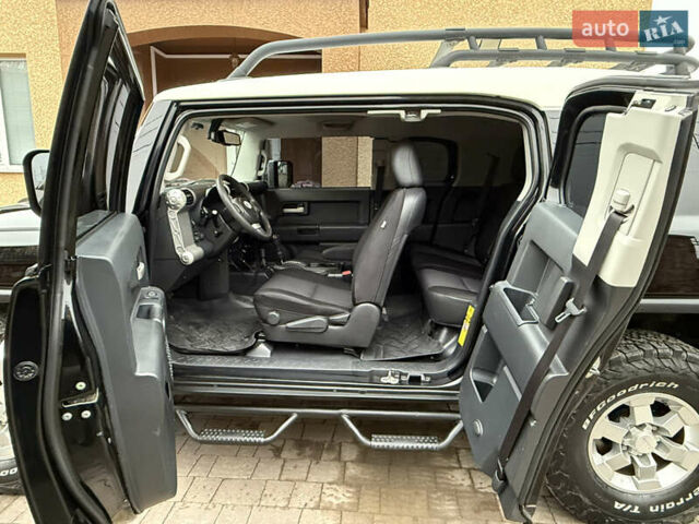 Черный Тойота ФЖ Крузер, объемом двигателя 4 л и пробегом 199 тыс. км за 30239 $, фото 33 на Automoto.ua