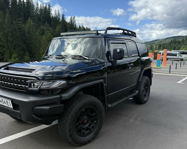 Черный Тойота ФЖ Крузер, объемом двигателя 4 л и пробегом 57 тыс. км за 41500 $, фото 1 на Automoto.ua