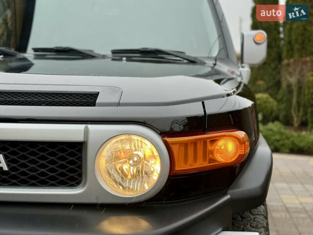 Черный Тойота ФЖ Крузер, объемом двигателя 4 л и пробегом 199 тыс. км за 30239 $, фото 14 на Automoto.ua