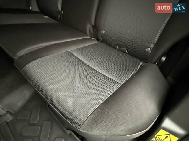 Черный Тойота ФЖ Крузер, объемом двигателя 4 л и пробегом 199 тыс. км за 30239 $, фото 35 на Automoto.ua