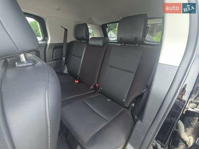 Черный Тойота ФЖ Крузер, объемом двигателя 4 л и пробегом 177 тыс. км за 16000 $, фото 8 на Automoto.ua