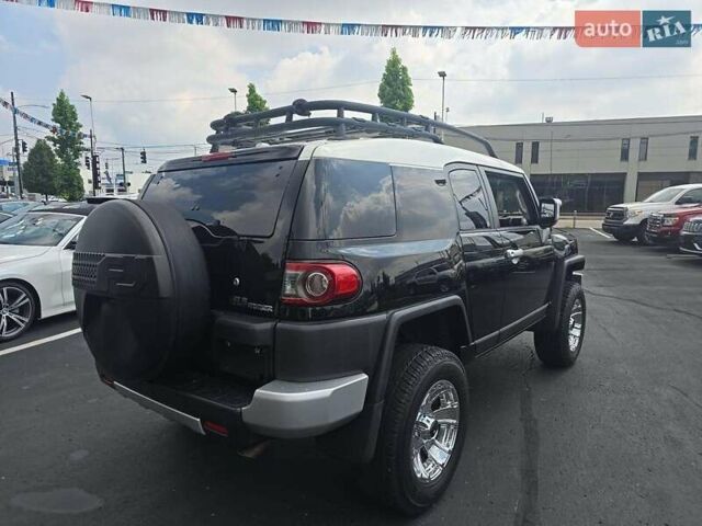 Черный Тойота ФЖ Крузер, объемом двигателя 4 л и пробегом 177 тыс. км за 16000 $, фото 3 на Automoto.ua