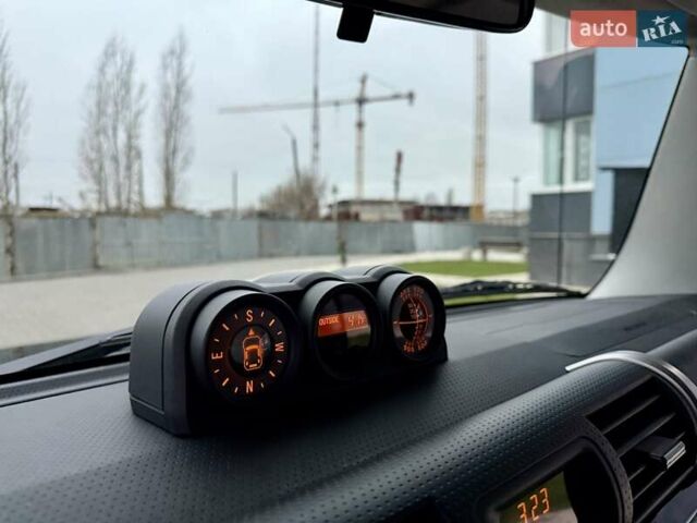 Черный Тойота ФЖ Крузер, объемом двигателя 4 л и пробегом 137 тыс. км за 40900 $, фото 42 на Automoto.ua