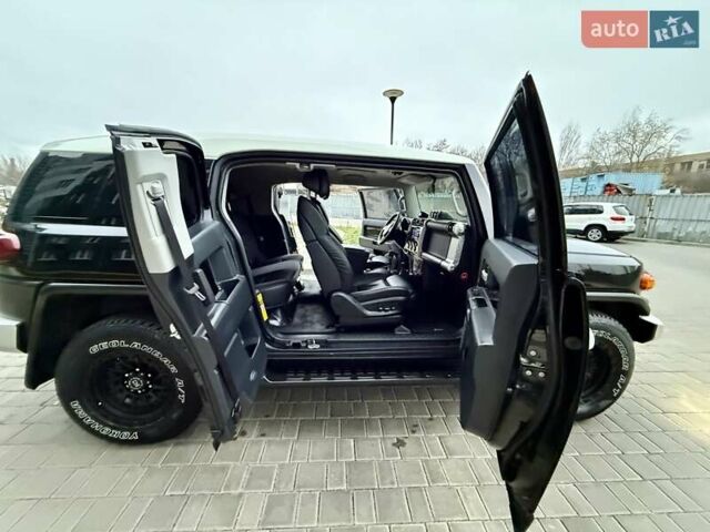 Черный Тойота ФЖ Крузер, объемом двигателя 4 л и пробегом 137 тыс. км за 40900 $, фото 30 на Automoto.ua