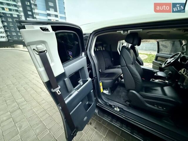 Черный Тойота ФЖ Крузер, объемом двигателя 4 л и пробегом 137 тыс. км за 40900 $, фото 26 на Automoto.ua