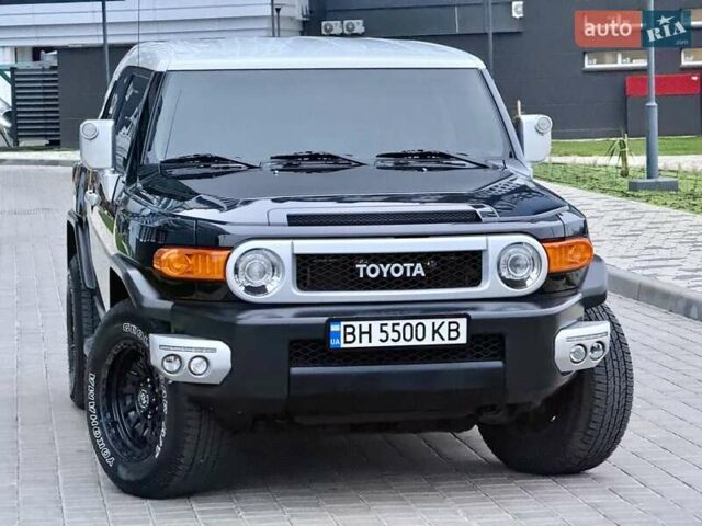 Черный Тойота ФЖ Крузер, объемом двигателя 4 л и пробегом 137 тыс. км за 40900 $, фото 1 на Automoto.ua