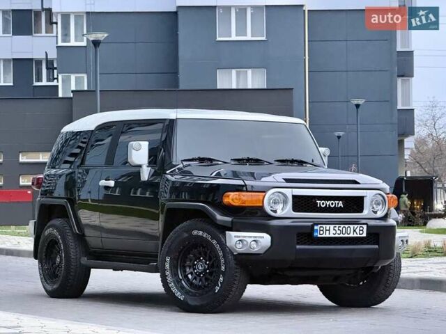 Черный Тойота ФЖ Крузер, объемом двигателя 4 л и пробегом 137 тыс. км за 40900 $, фото 2 на Automoto.ua