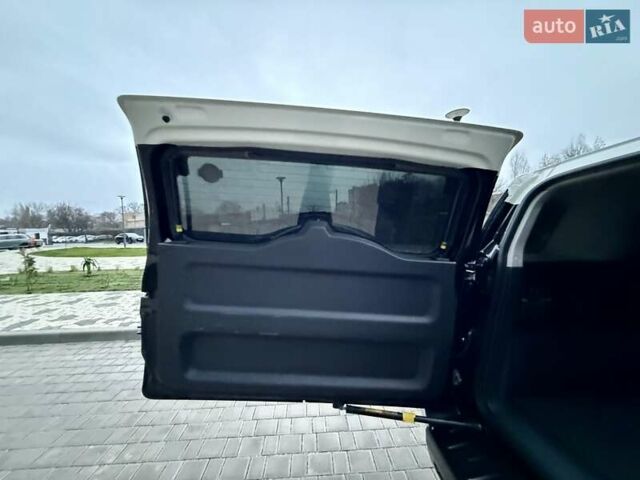 Черный Тойота ФЖ Крузер, объемом двигателя 4 л и пробегом 137 тыс. км за 40900 $, фото 10 на Automoto.ua