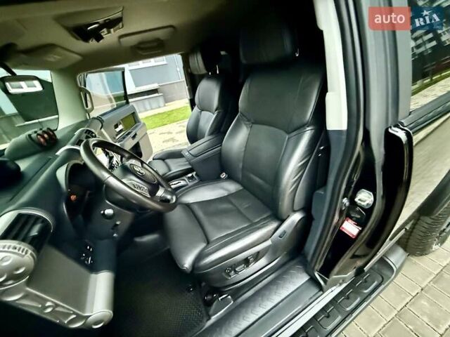 Черный Тойота ФЖ Крузер, объемом двигателя 4 л и пробегом 137 тыс. км за 40900 $, фото 47 на Automoto.ua