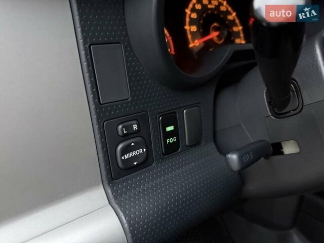 Черный Тойота ФЖ Крузер, объемом двигателя 4 л и пробегом 137 тыс. км за 40900 $, фото 74 на Automoto.ua