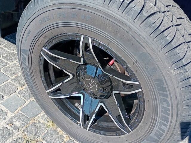 Красный Тойота ФЖ Крузер, объемом двигателя 4 л и пробегом 245 тыс. км за 19500 $, фото 4 на Automoto.ua