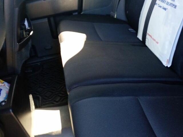 Красный Тойота ФЖ Крузер, объемом двигателя 4 л и пробегом 245 тыс. км за 19500 $, фото 10 на Automoto.ua