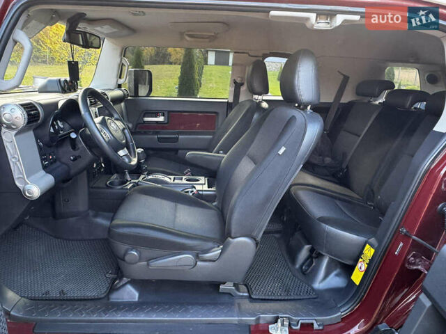 Червоний Тойота ФЖ Крузер, об'ємом двигуна 3.96 л та пробігом 193 тис. км за 29300 $, фото 4 на Automoto.ua