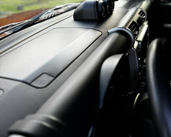 Червоний Тойота ФЖ Крузер, об'ємом двигуна 3.96 л та пробігом 193 тис. км за 29300 $, фото 6 на Automoto.ua