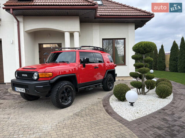 Красный Тойота ФЖ Крузер, объемом двигателя 3.96 л и пробегом 190 тыс. км за 32000 $, фото 3 на Automoto.ua