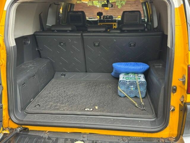 Желтый Тойота ФЖ Крузер, объемом двигателя 4 л и пробегом 200 тыс. км за 22000 $, фото 4 на Automoto.ua