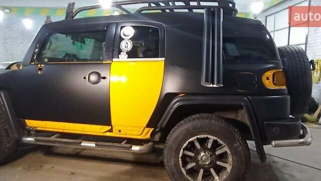 Желтый Тойота ФЖ Крузер, объемом двигателя 3.96 л и пробегом 161 тыс. км за 25900 $, фото 37 на Automoto.ua