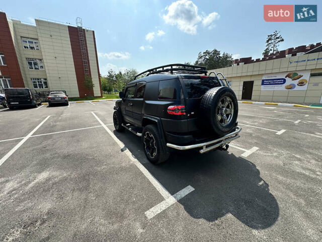 Желтый Тойота ФЖ Крузер, объемом двигателя 3.96 л и пробегом 161 тыс. км за 25900 $, фото 6 на Automoto.ua