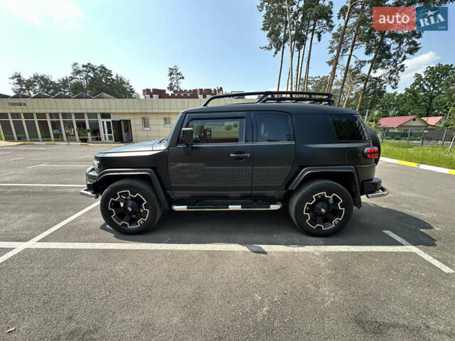 Желтый Тойота ФЖ Крузер, объемом двигателя 3.96 л и пробегом 161 тыс. км за 25900 $, фото 5 на Automoto.ua