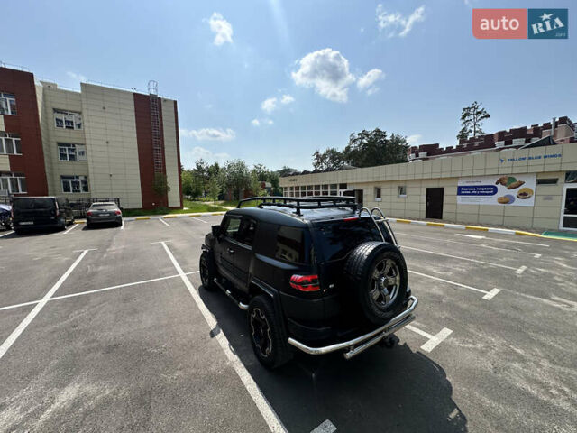 Желтый Тойота ФЖ Крузер, объемом двигателя 3.96 л и пробегом 161 тыс. км за 25900 $, фото 7 на Automoto.ua