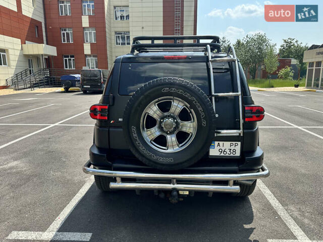 Желтый Тойота ФЖ Крузер, объемом двигателя 3.96 л и пробегом 161 тыс. км за 25900 $, фото 9 на Automoto.ua