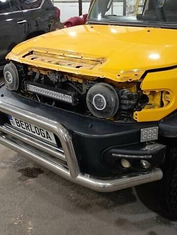 Желтый Тойота ФЖ Крузер, объемом двигателя 3.96 л и пробегом 161 тыс. км за 25900 $, фото 41 на Automoto.ua