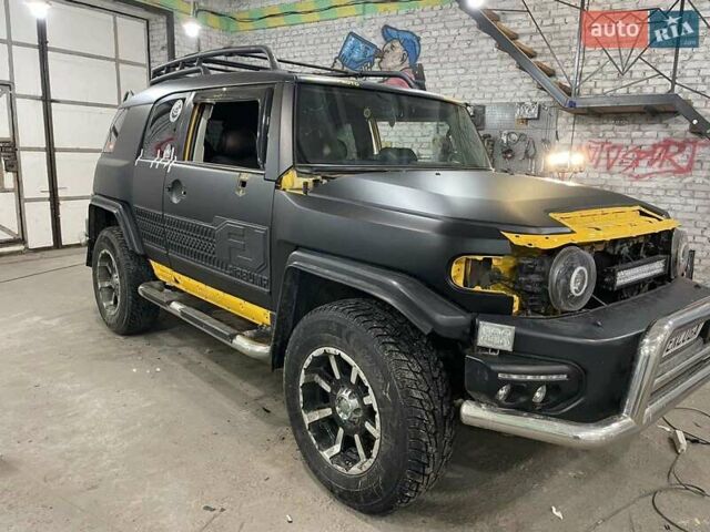 Желтый Тойота ФЖ Крузер, объемом двигателя 3.96 л и пробегом 161 тыс. км за 25900 $, фото 36 на Automoto.ua