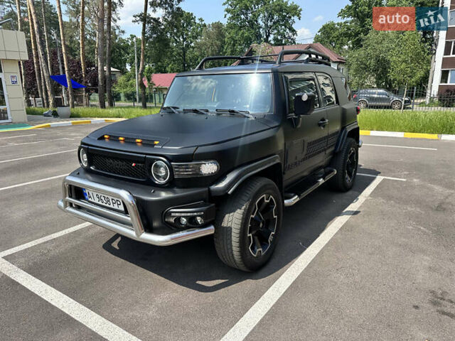 Желтый Тойота ФЖ Крузер, объемом двигателя 3.96 л и пробегом 161 тыс. км за 25900 $, фото 4 на Automoto.ua