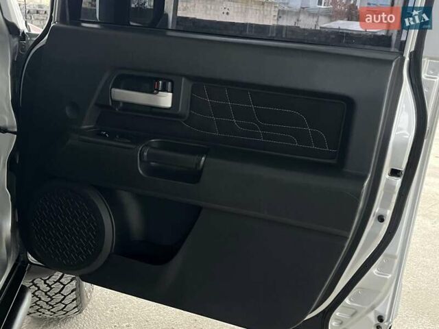 Серый Тойота ФЖ Крузер, объемом двигателя 3.96 л и пробегом 271 тыс. км за 26099 $, фото 26 на Automoto.ua