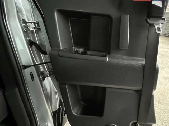 Серый Тойота ФЖ Крузер, объемом двигателя 3.96 л и пробегом 271 тыс. км за 26099 $, фото 22 на Automoto.ua