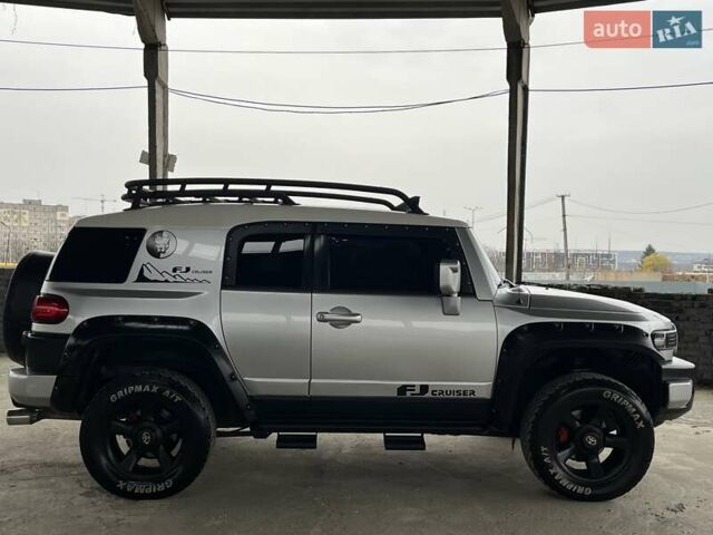 Серый Тойота ФЖ Крузер, объемом двигателя 3.96 л и пробегом 271 тыс. км за 26099 $, фото 16 на Automoto.ua