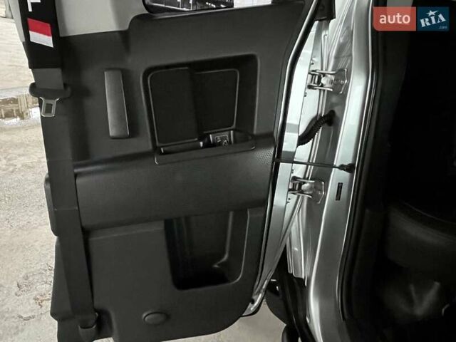 Серый Тойота ФЖ Крузер, объемом двигателя 3.96 л и пробегом 271 тыс. км за 26099 $, фото 24 на Automoto.ua