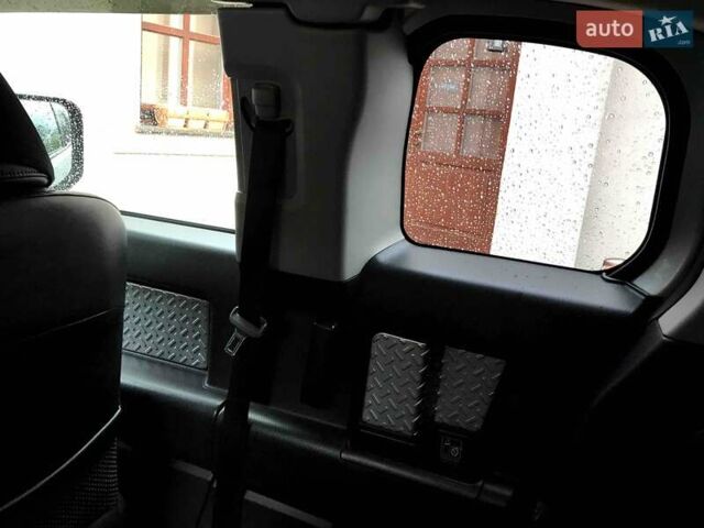 Серый Тойота ФЖ Крузер, объемом двигателя 4 л и пробегом 282 тыс. км за 28700 $, фото 18 на Automoto.ua