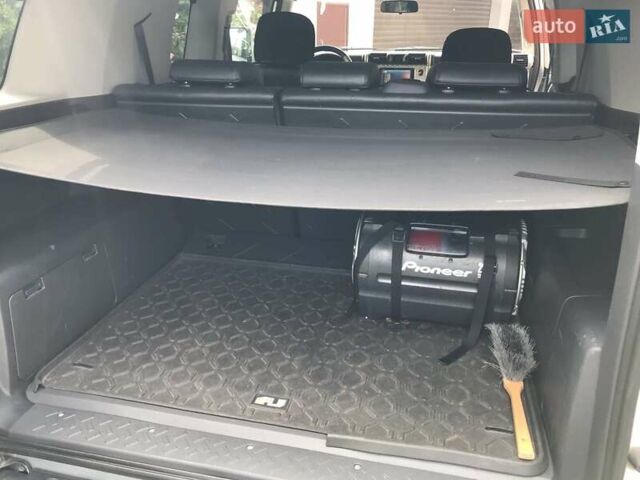 Серый Тойота ФЖ Крузер, объемом двигателя 4 л и пробегом 282 тыс. км за 28700 $, фото 21 на Automoto.ua